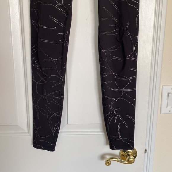 Beyond Limited Edition printed leggings - Picture 3 of 7
